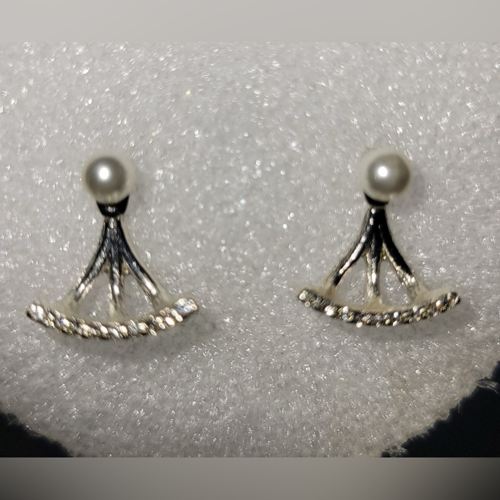 Ladies ear bar pearl earrings